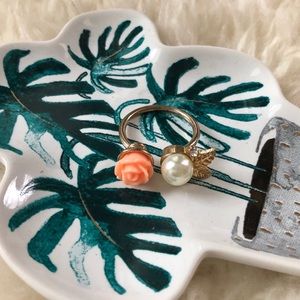 Forever 21 Rose and Pearl Gold Ring